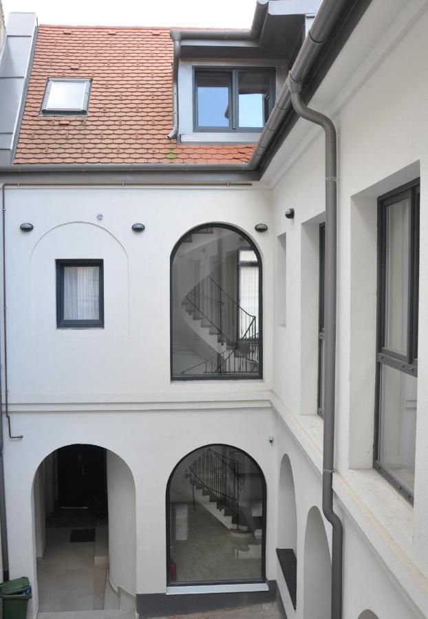 Central Vendeghaz Szekesfehervar Exterior photo